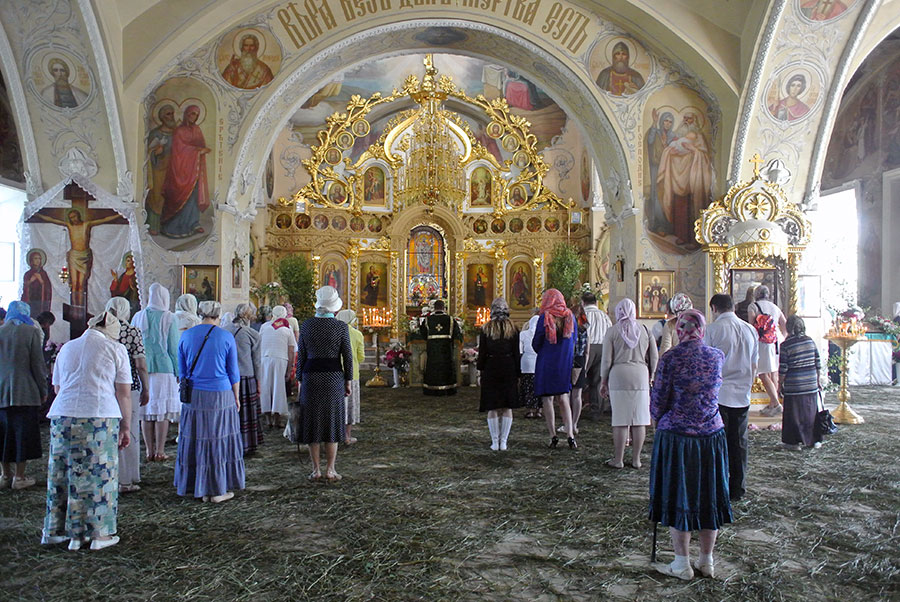 Праздник Иверской иконы Божьей Матери в Богоявленском соборе. Фоторепортаж