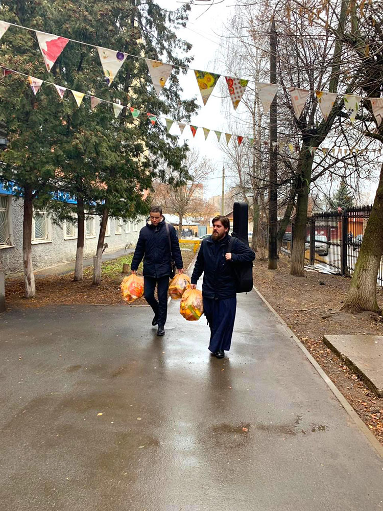 Волонтеры «Богоявленской семьи» в Центре для инвалидов старше 18 лет с ментальными нарушениями